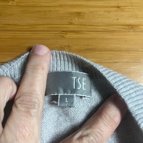 EUC TSE- 100% Cashmere Crewneck Sweater. Size Large - Picture 3 of 8
